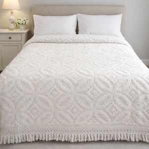 Vintage White Chenille Twin Bedspread Fringe Cottage
